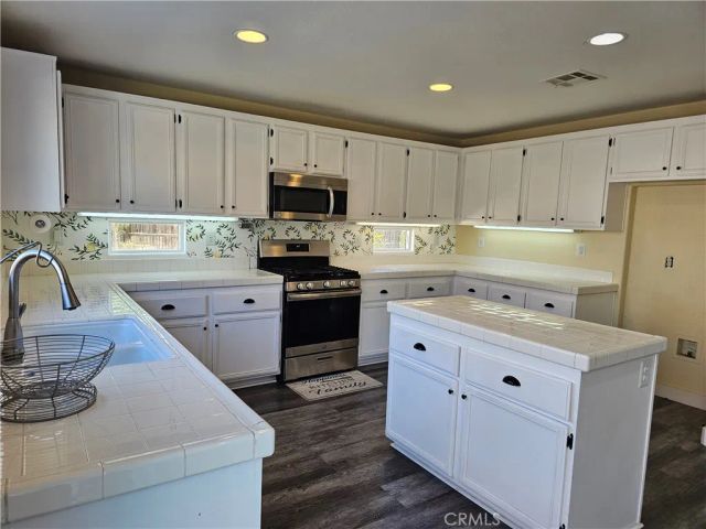9375 Agave Drive, Hesperia, CA 92344