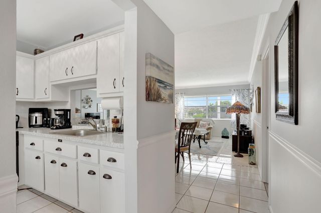 4451 NW 16th Street K208, Lauderhill, FL 33313