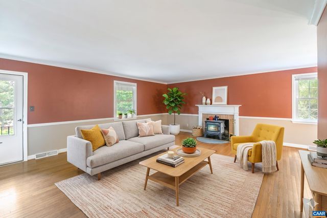2200 BRANDYWINE DR, Charlottesville, VA 22901