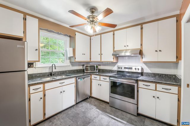 2200 BRANDYWINE DR, Charlottesville, VA 22901