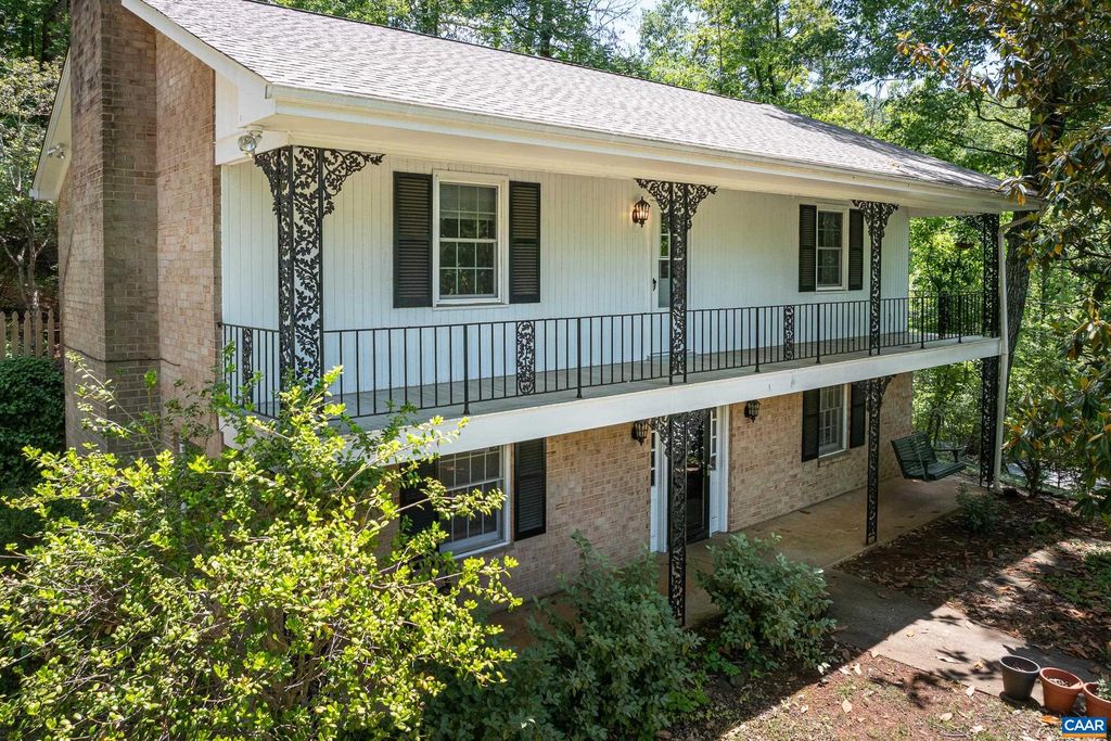 2200 BRANDYWINE DR, Charlottesville, VA 22901