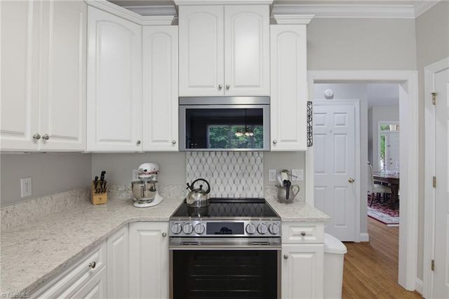 4733 Barrington Place Court, Jamestown, NC 27282