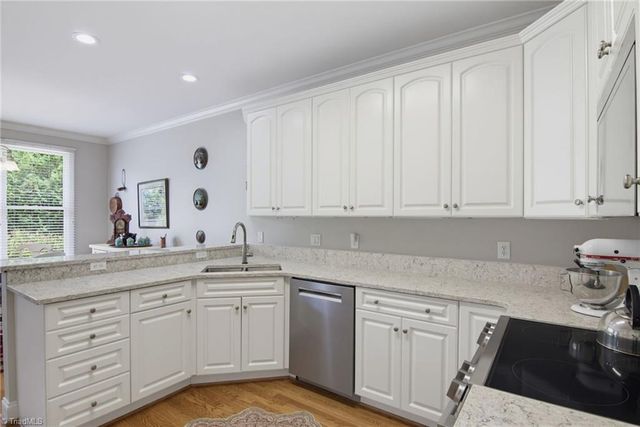 4733 Barrington Place Court, Jamestown, NC 27282