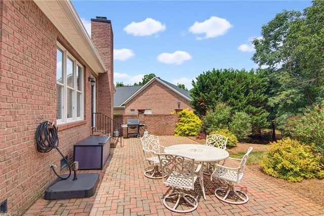 4733 Barrington Place Court, Jamestown, NC 27282