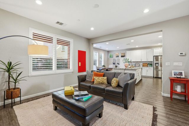 6040 Palermo Way, Roseville, CA 95661