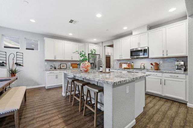 6040 Palermo Way, Roseville, CA 95661