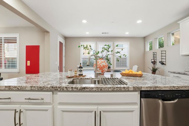 6040 Palermo Way, Roseville, CA 95661