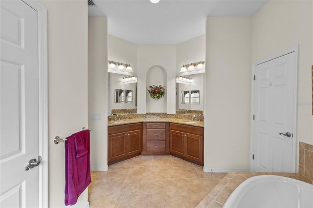 576 MAST DRIVE, Bradenton, FL 34208