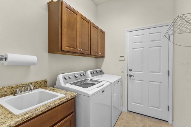 576 MAST DRIVE, Bradenton, FL 34208