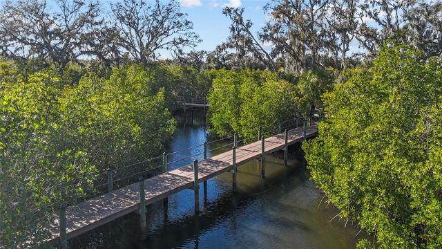 576 MAST DRIVE, Bradenton, FL 34208