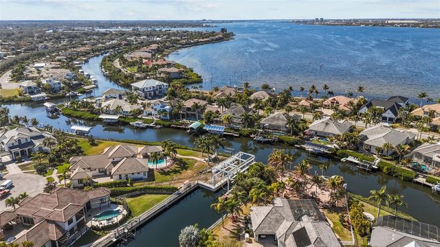 576 MAST DRIVE, Bradenton, FL 34208