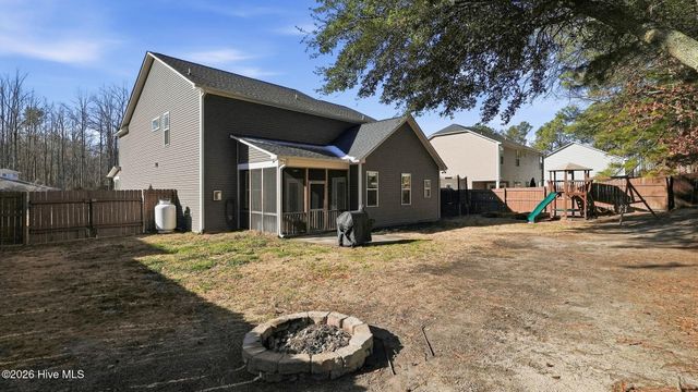 528 Foothills Street, Aberdeen, NC 28315