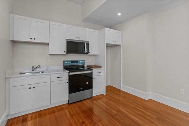 75 County Street 3, Seekonk, MA 02771