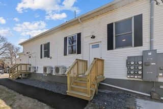 75 County Street 3, Seekonk, MA 02771