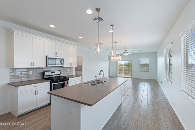 14716 S Avenida Lago De Plata, Vail, AZ 85641