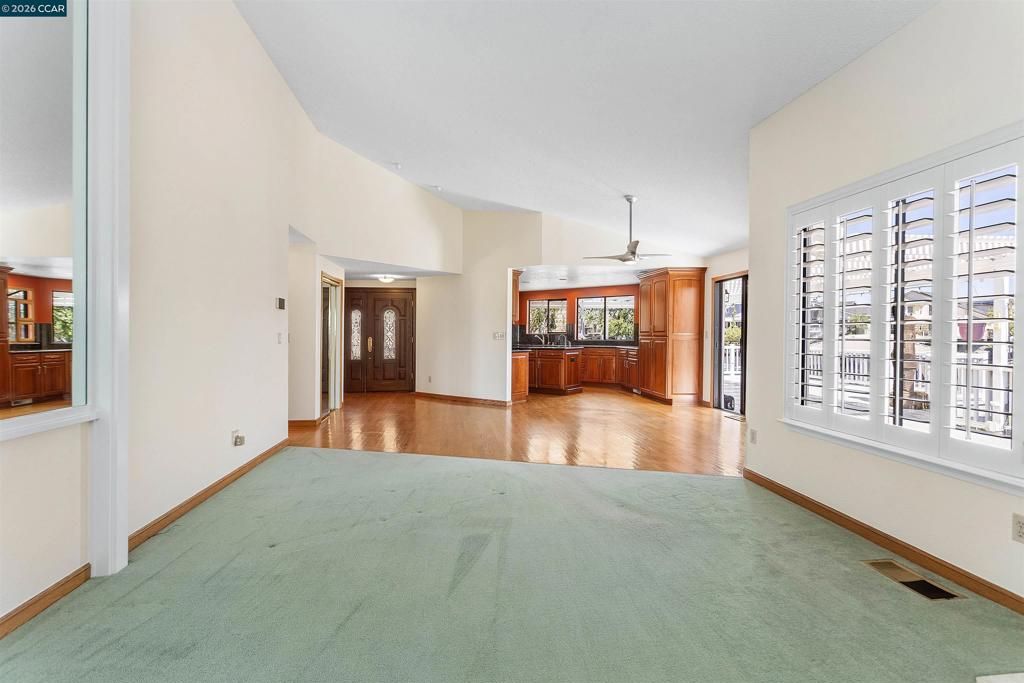 Image 5 of property listing at 4731 Spinnaker Way, Discovery Bay, CA 94505