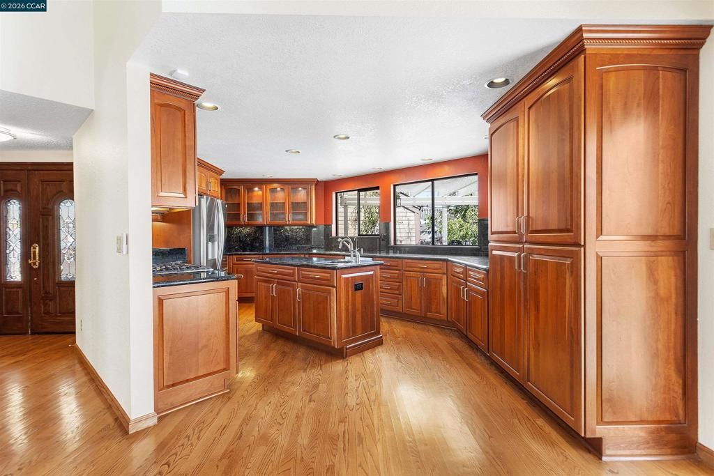 Image 7 of property listing at 4731 Spinnaker Way, Discovery Bay, CA 94505