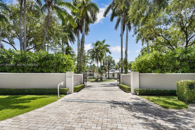 14200 Farmer Road, Palmetto Bay, FL 33158