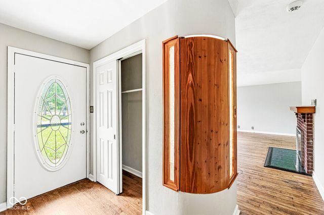 6634 N Oakview Drive, Indianapolis, IN 46278