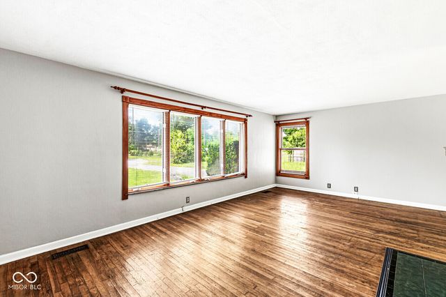 6634 N Oakview Drive, Indianapolis, IN 46278
