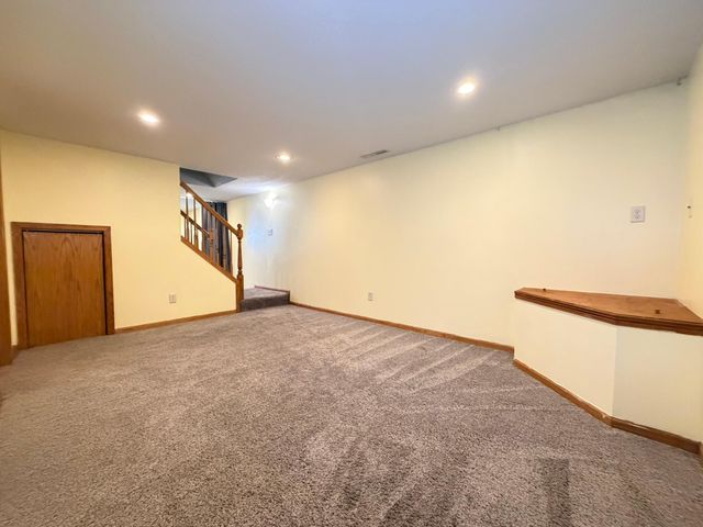 2032 Valleyhigh Drive NW, Rochester, MN 55901