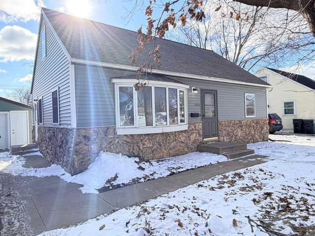 2032 Valleyhigh Drive NW, Rochester, MN 55901