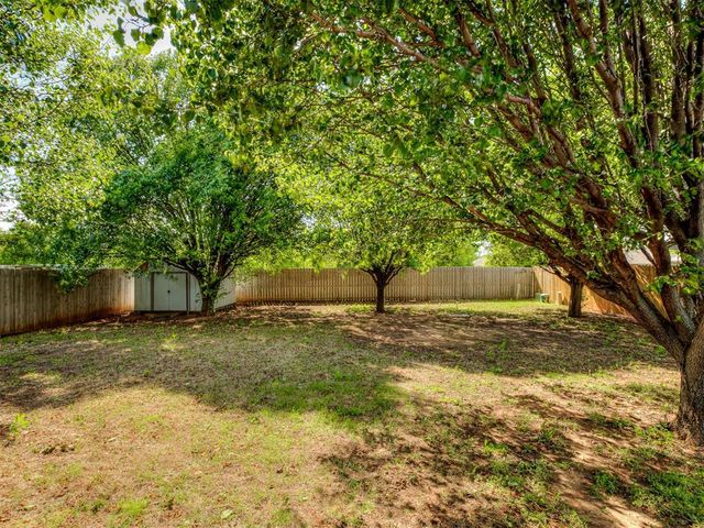 2508 Deer Chase Drive, Norman, OK 73071
