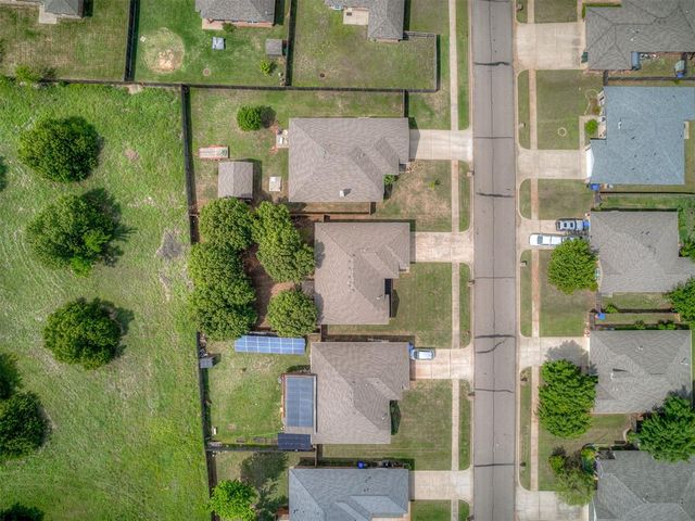 2508 Deer Chase Drive, Norman, OK 73071
