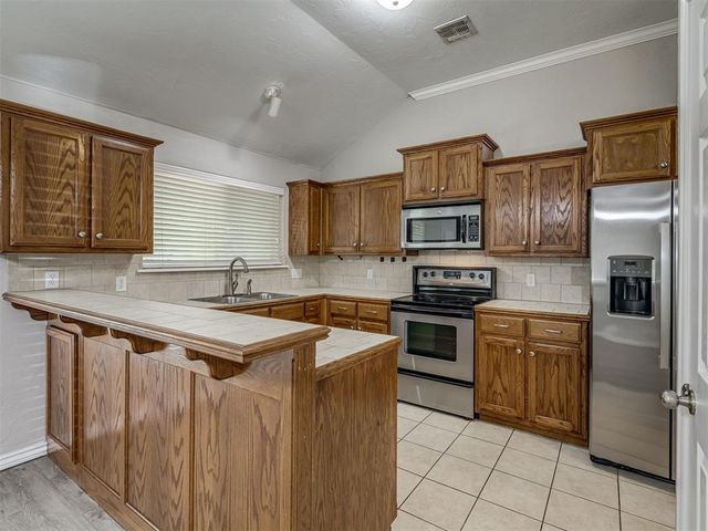 2508 Deer Chase Drive, Norman, OK 73071