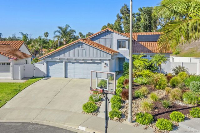 2622 Half Dome Pl, Carlsdbad, CA 92010