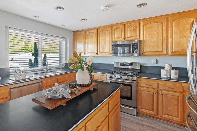 2622 Half Dome Pl, Carlsdbad, CA 92010