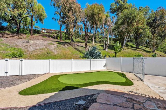 2622 Half Dome Pl, Carlsdbad, CA 92010