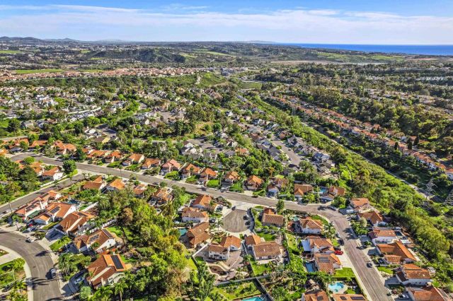 2622 Half Dome Pl, Carlsdbad, CA 92010