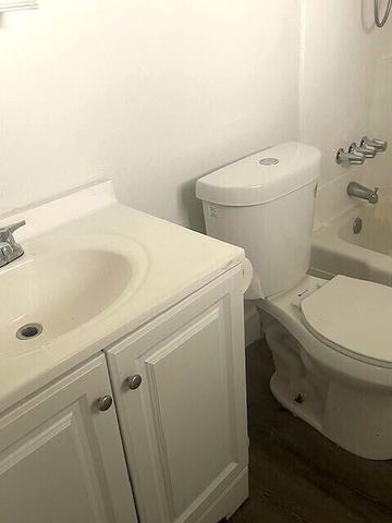 1451 NW 20th Court A-b, Fort Lauderdale, FL 33311