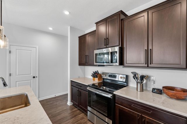 1863 Ivy Street, Shakopee, MN 55379