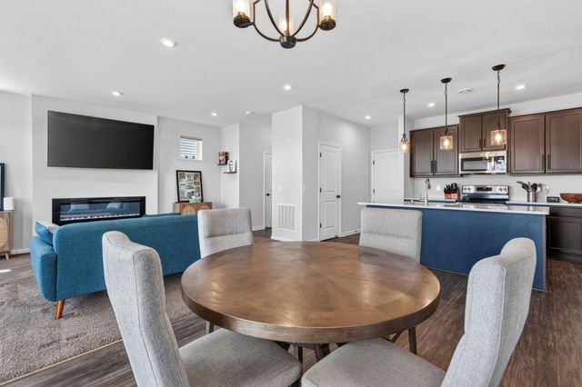 1863 Ivy Street, Shakopee, MN 55379