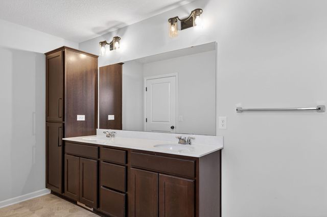 1863 Ivy Street, Shakopee, MN 55379