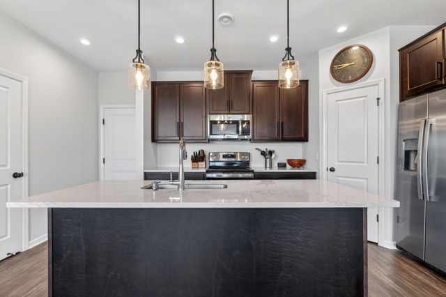 1863 Ivy Street, Shakopee, MN 55379