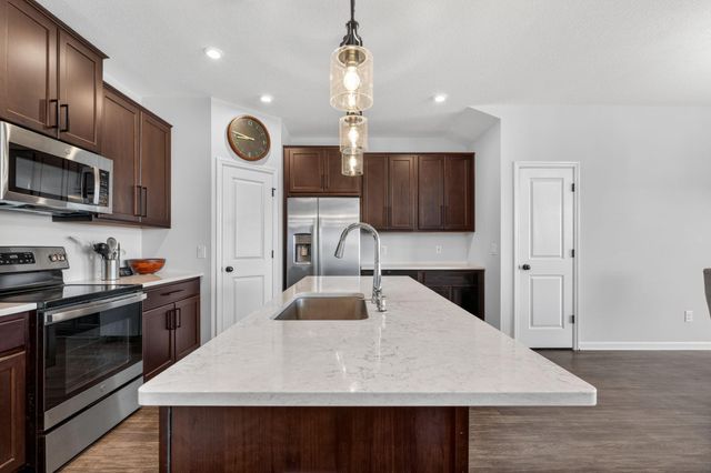1863 Ivy Street, Shakopee, MN 55379