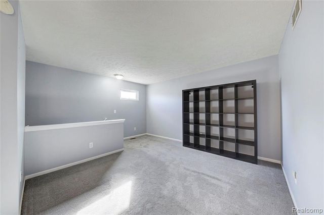 1040 Spirea, Howell, MI 48843