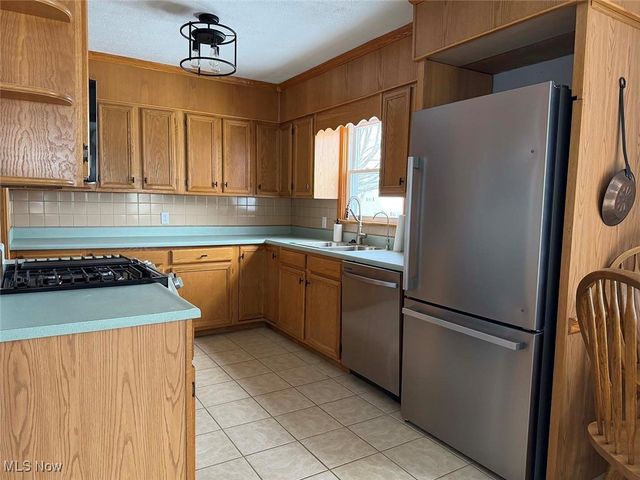 1615 Fairview Place, Alliance, OH 44601