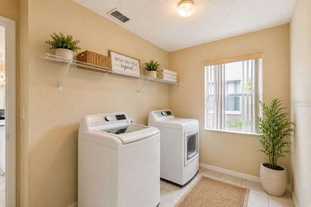 6415 ABBEYDALE COURT, Orlando, FL 32818