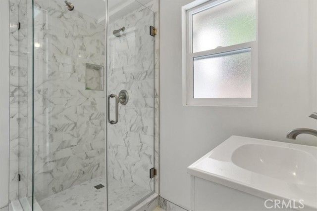 5718 Comanche Avenue, Woodland Hills (los Angeles), CA 91367