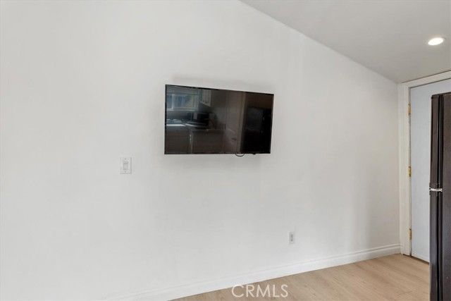 5718 Comanche Avenue, Woodland Hills (los Angeles), CA 91367