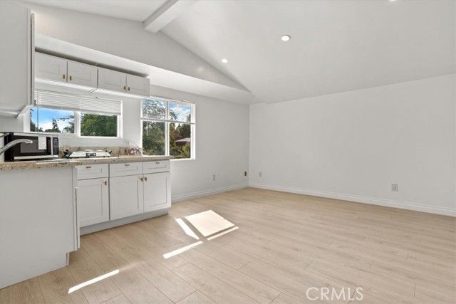 5718 Comanche Avenue, Woodland Hills (los Angeles), CA 91367