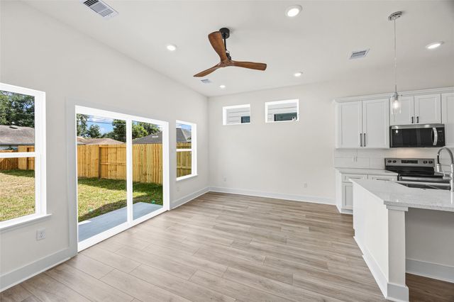 443 Hahlo Street, Houston, TX 77020