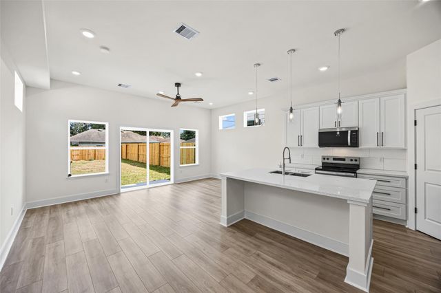 443 Hahlo Street, Houston, TX 77020