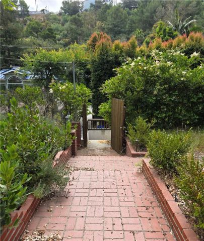 8709 Lookout Mountain, Los Angeles, CA 90046