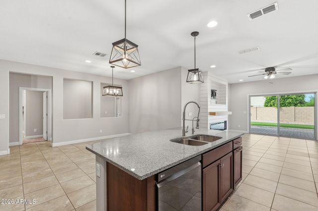 10826 E Topaz Avenue, Mesa, AZ 85212