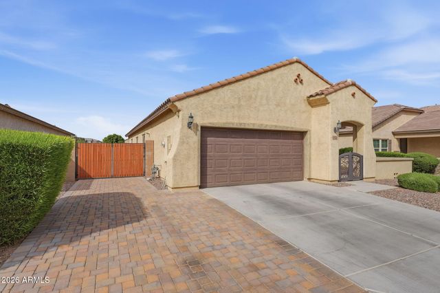 10826 E Topaz Avenue, Mesa, AZ 85212